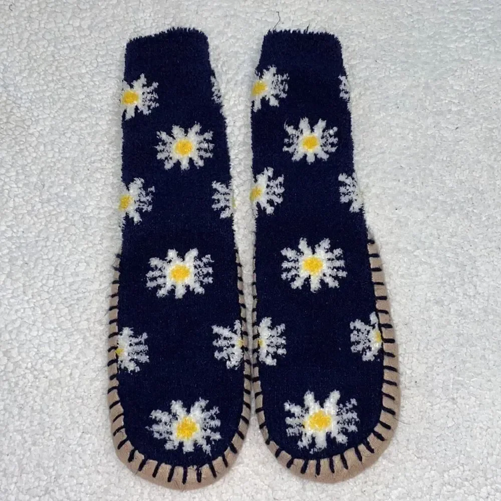Old Navy Girls Printed Slippers Sock(Size Medium)